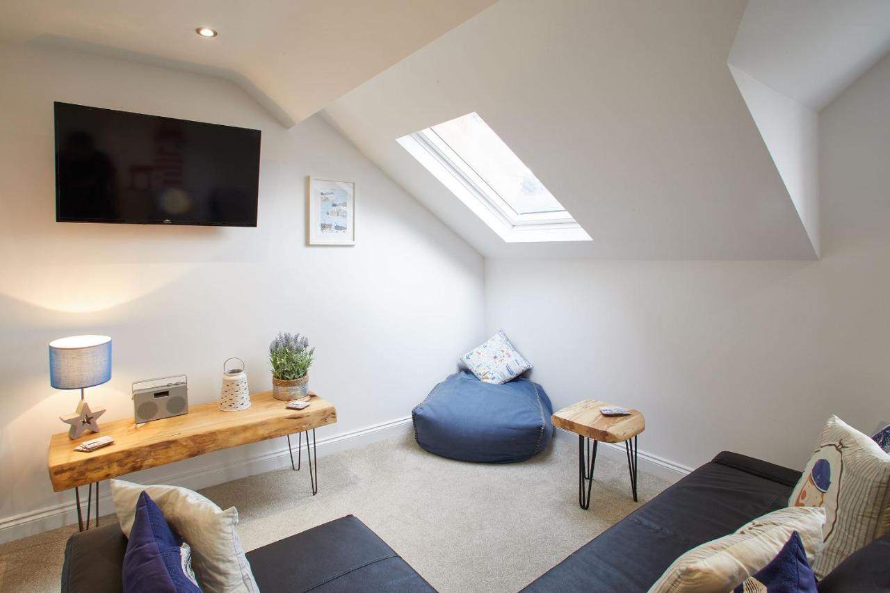 Host & - Number 3 At Pannett Apartment Whitby